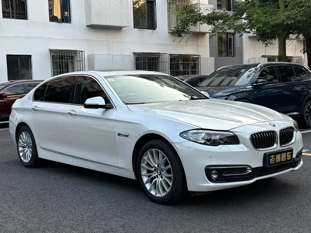 BMW 5 Series — миниатюра 3
