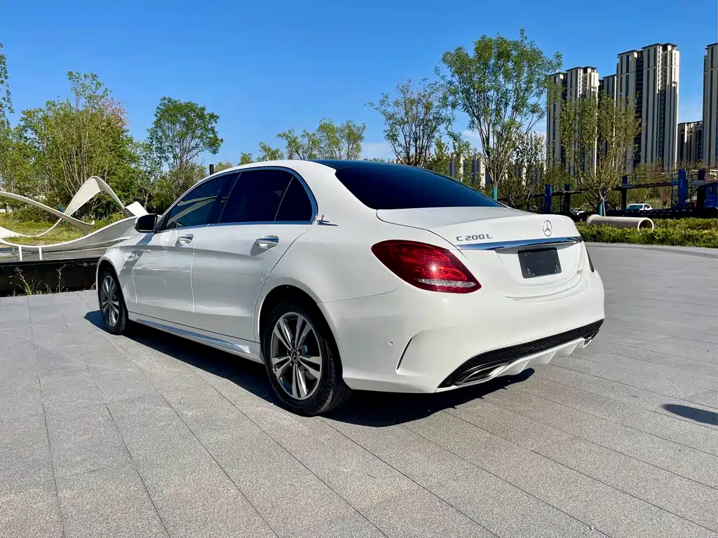 Mercedes-Benz C-Class — миниатюра 12