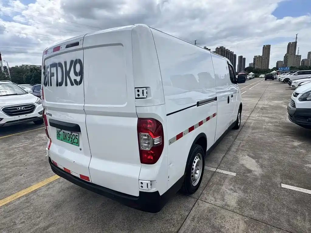 MAXUS EV30 — миниатюра 6