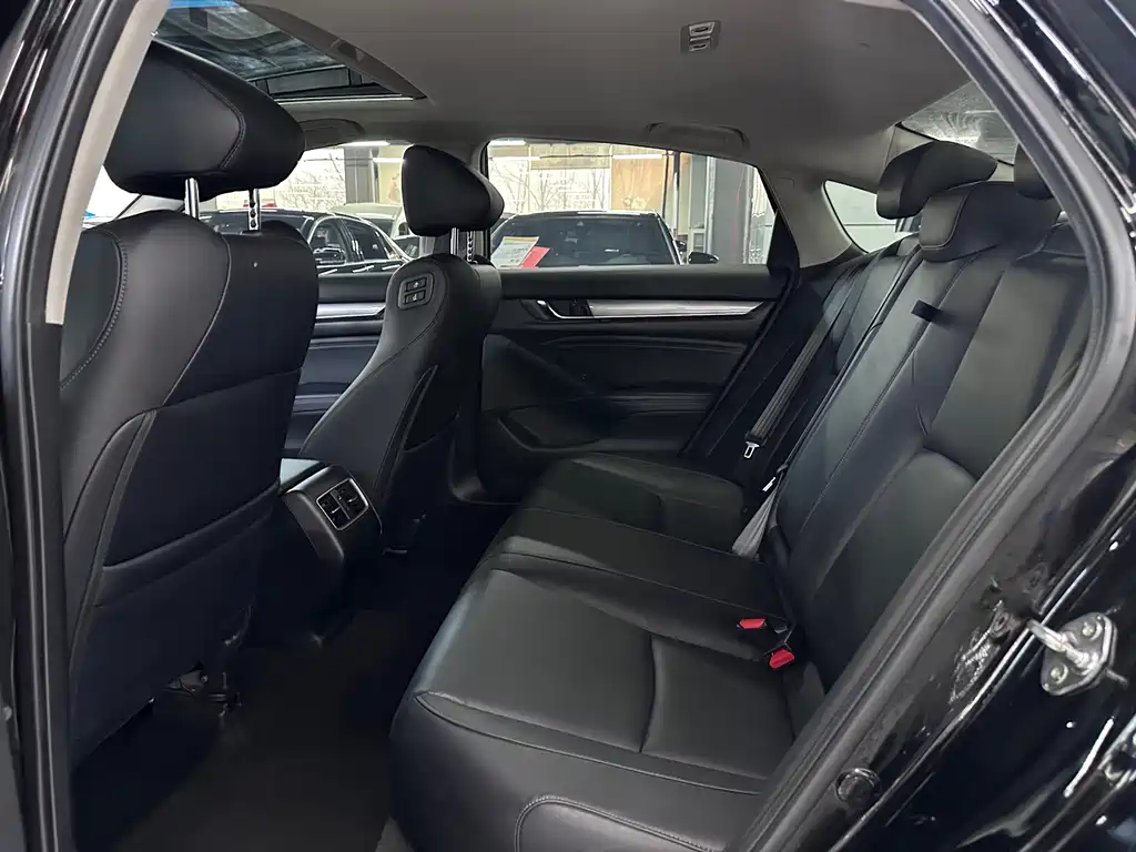 Honda Accord — миниатюра 6