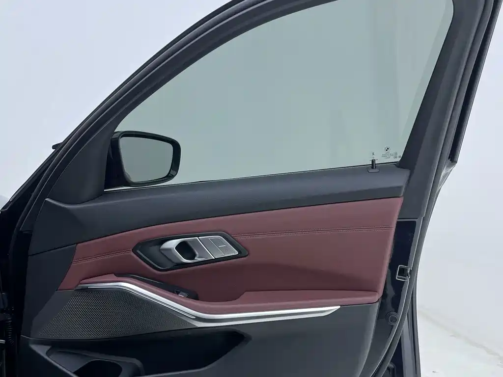 BMW 3 Series — миниатюра 25