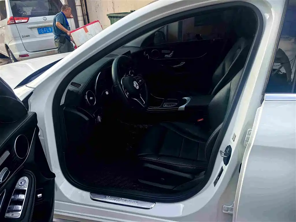 Mercedes-Benz C-Class — миниатюра 8