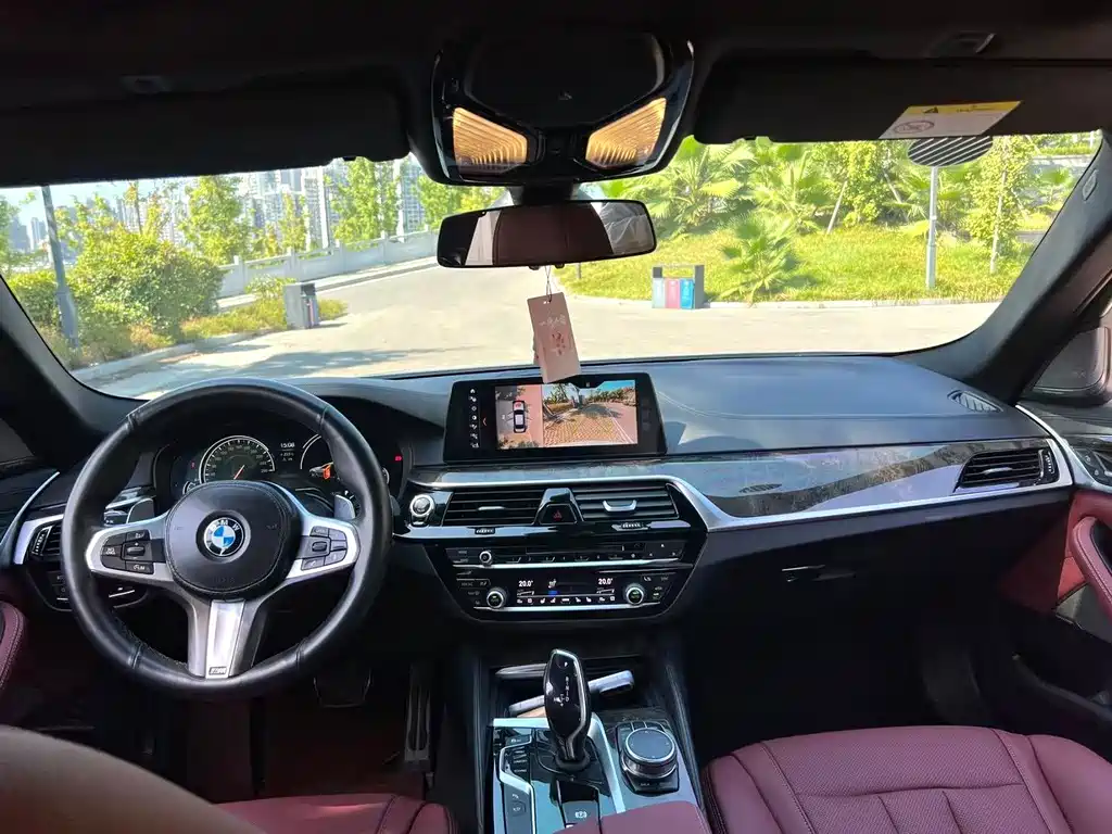 BMW 5 Series — миниатюра 6
