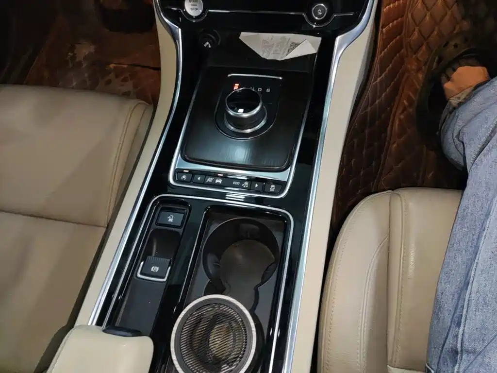 Jaguar XFL — миниатюра 14