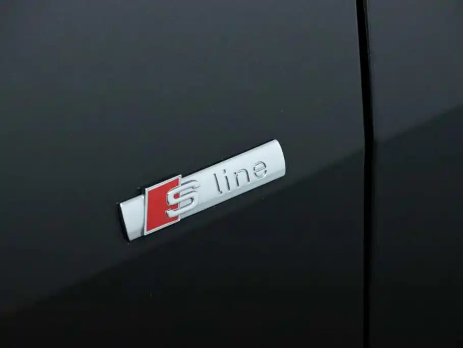 Audi A6L New Energy — миниатюра 15