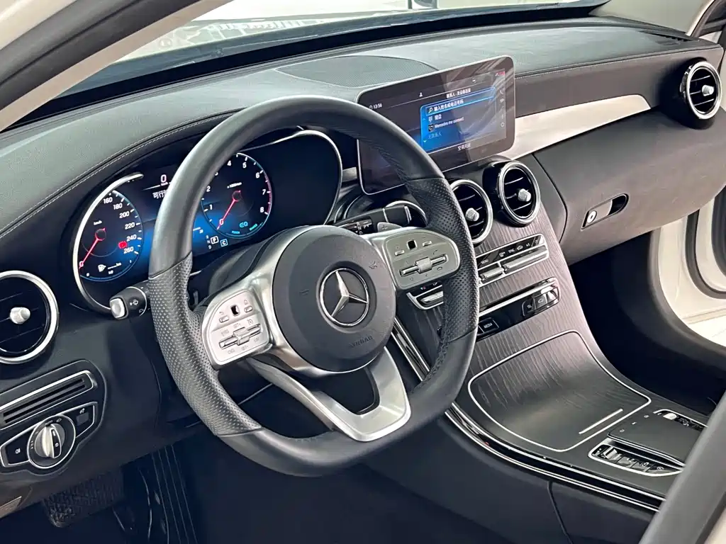 Mercedes-Benz C-Class — миниатюра 12