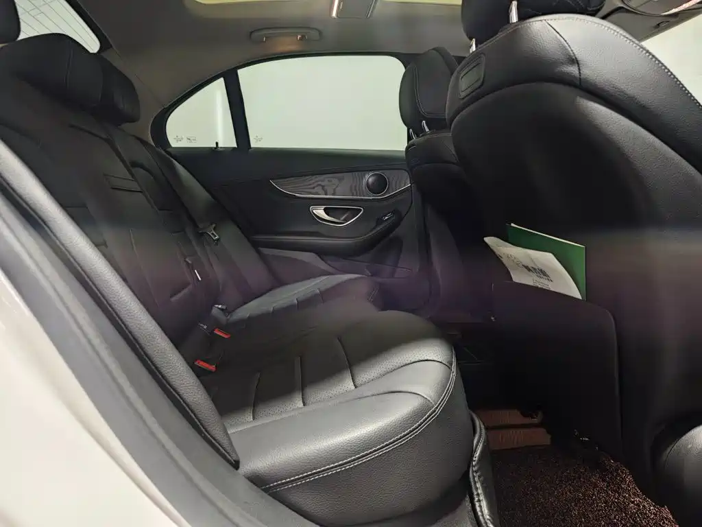 Mercedes-Benz C-Class — миниатюра 17