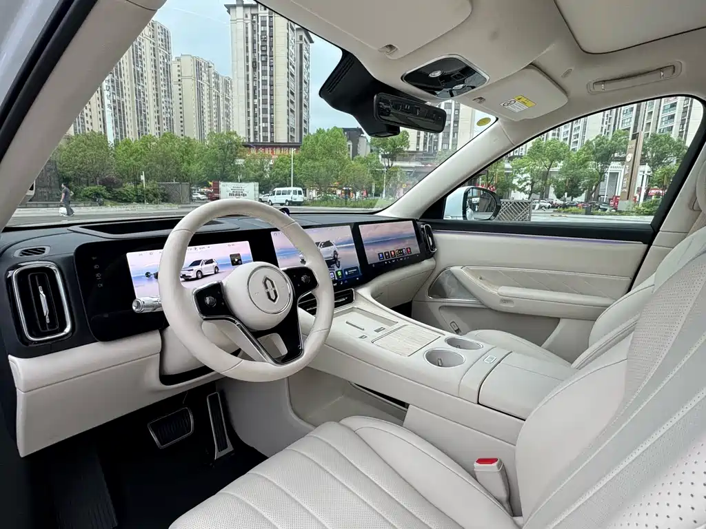 Aito M8 2025 Max+ 53.4kWh 6 мест (192 )