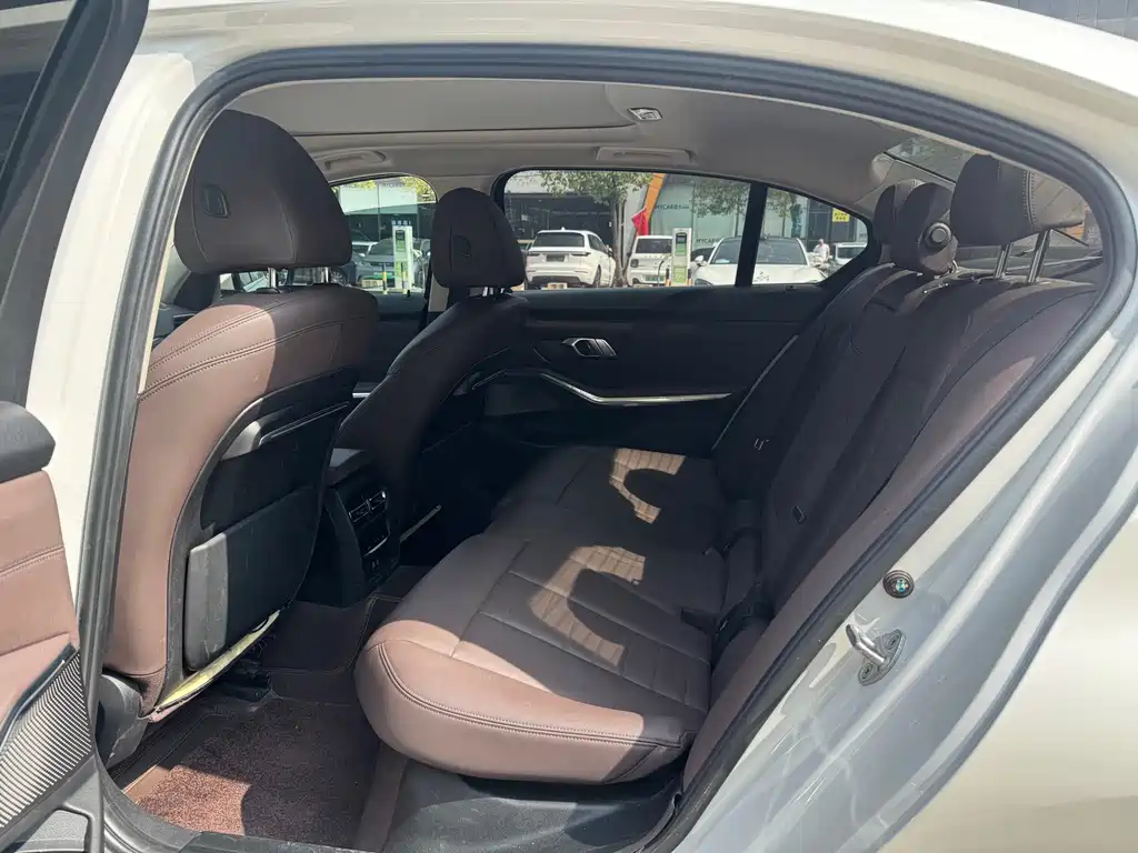 BMW 3 Series — миниатюра 11