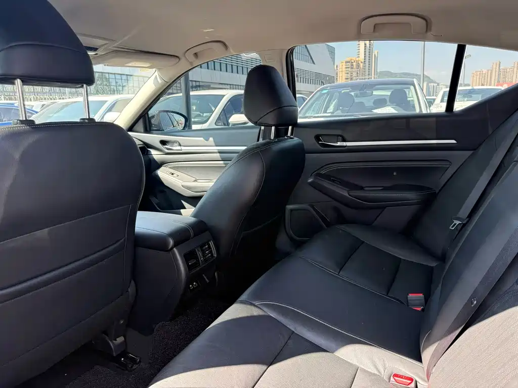 Nissan Teana — миниатюра 5