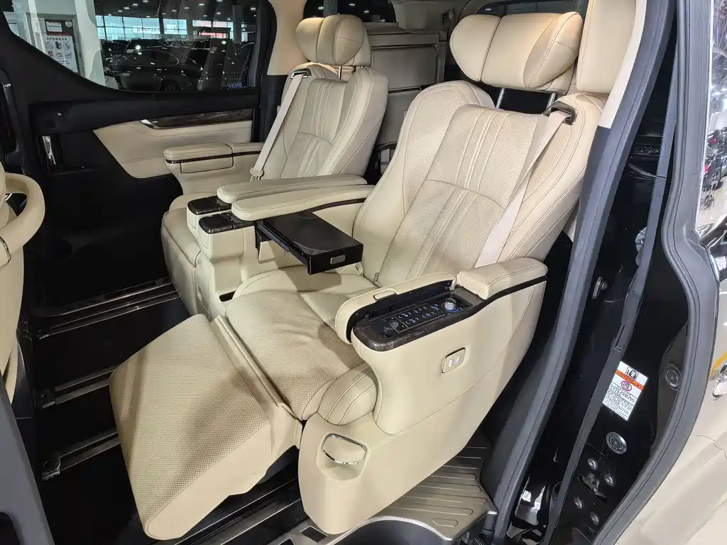 Toyota Alphard 2018 3.5L Luxury