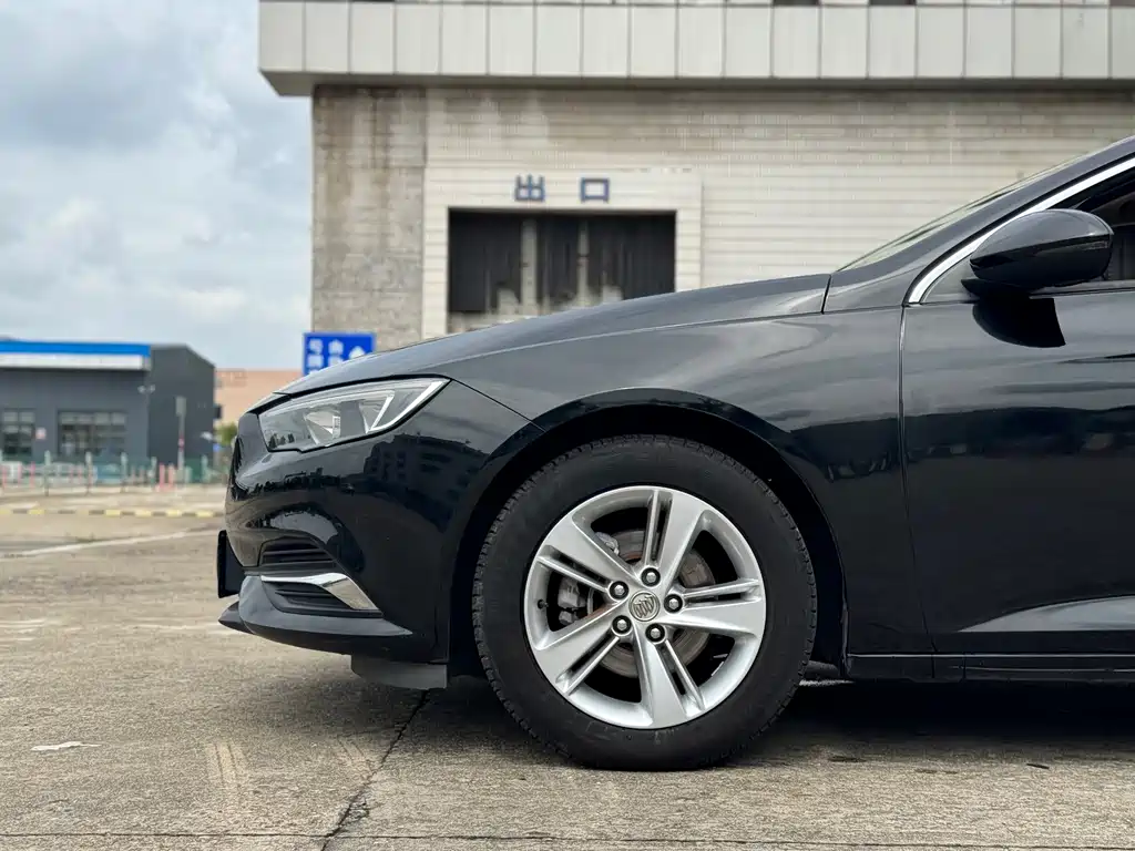 Buick Regal — миниатюра 11