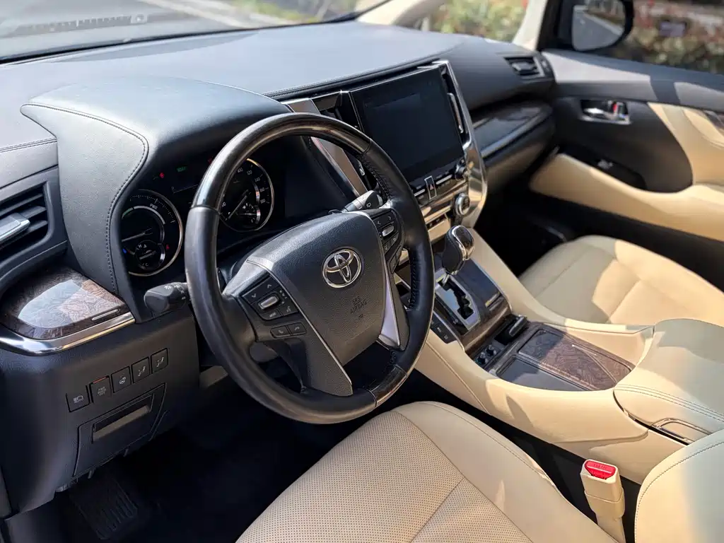 Toyota Alphard 2021 2.5L Premium