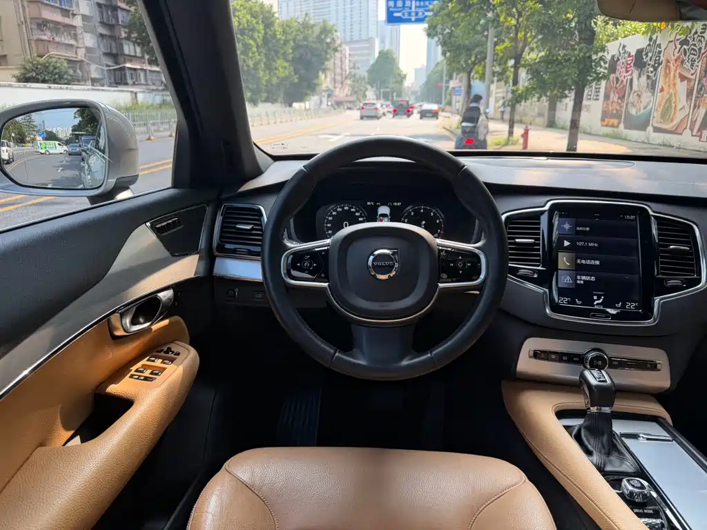 Volvo XC90 — миниатюра 11