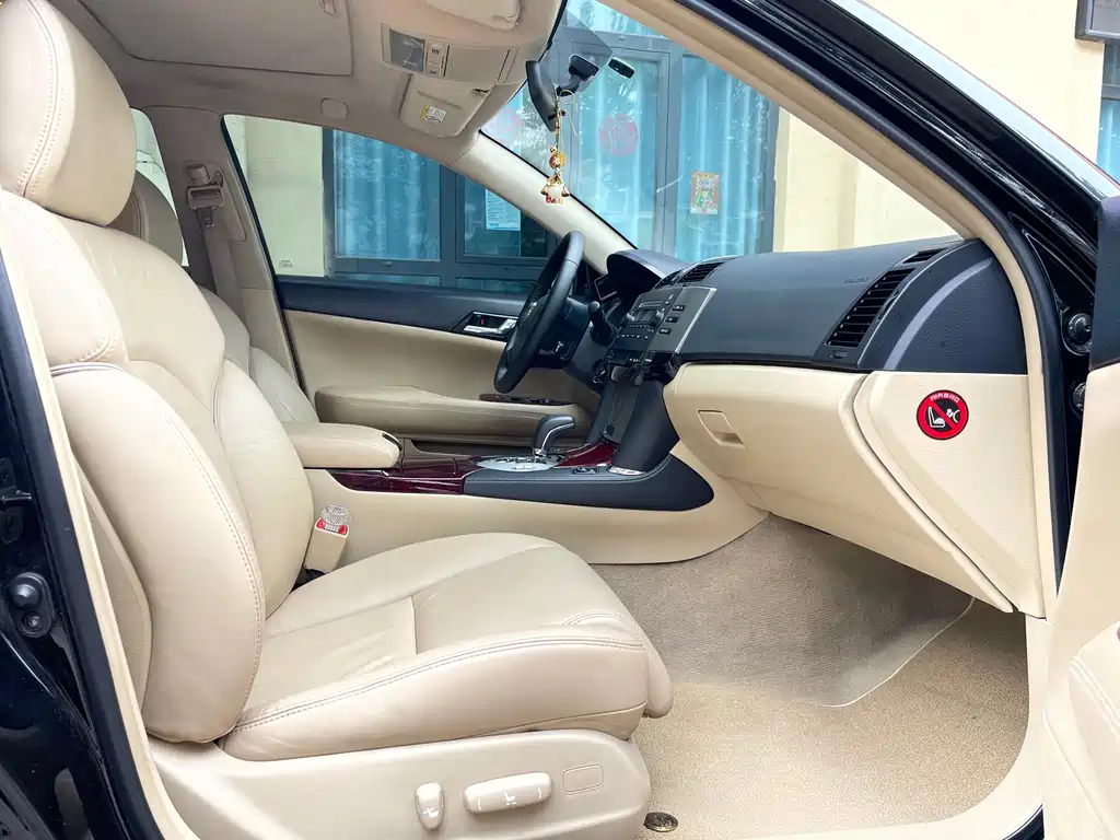 Toyota Reiz — миниатюра 10