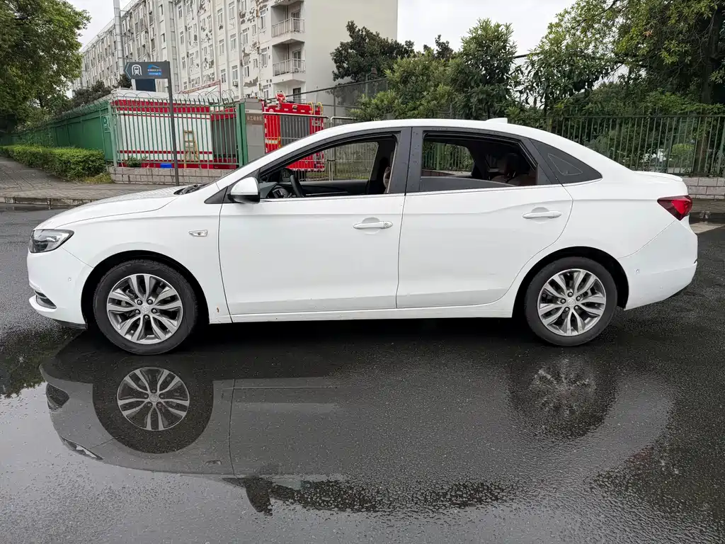 Buick Excelle — миниатюра 4