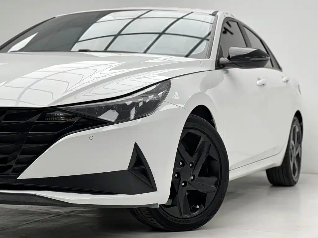 Hyundai Elantra — миниатюра 13
