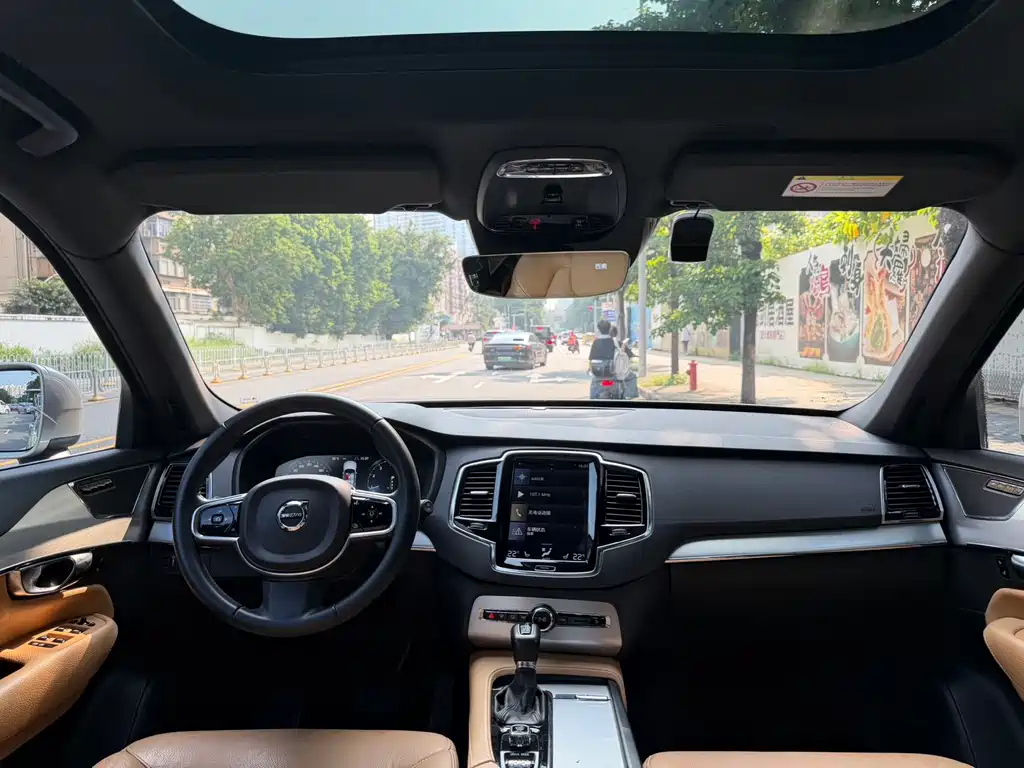 Volvo XC90 — миниатюра 10