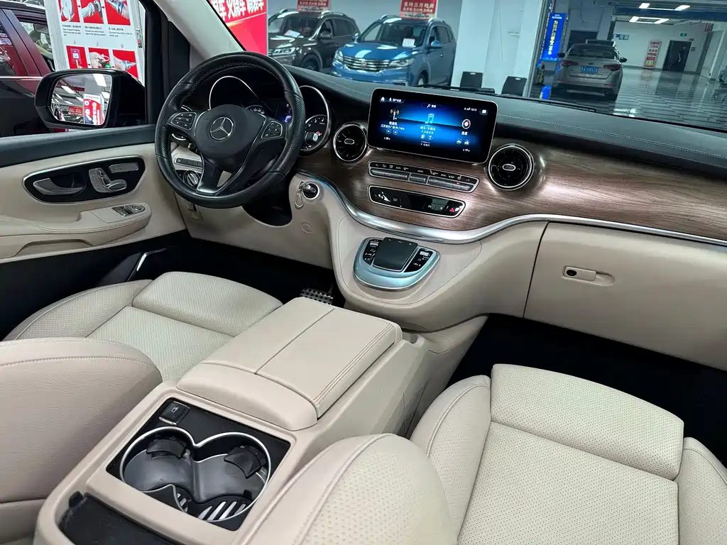 Mercedes-Benz V-Class — миниатюра 26
