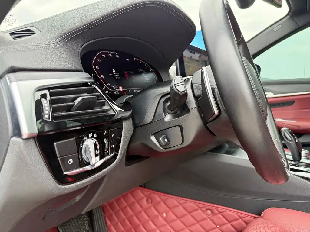 BMW 5 Series — миниатюра 15