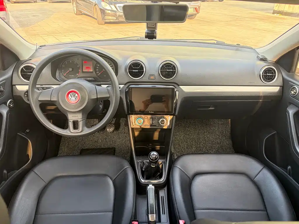 Volkswagen Jetta — миниатюра 10