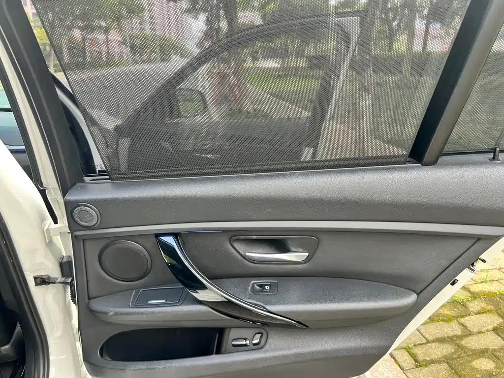 BMW 3 Series — миниатюра 14