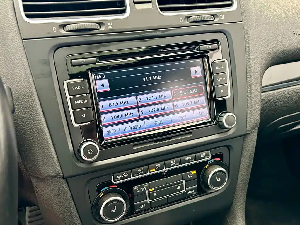 Volkswagen Golf GTI — миниатюра 10