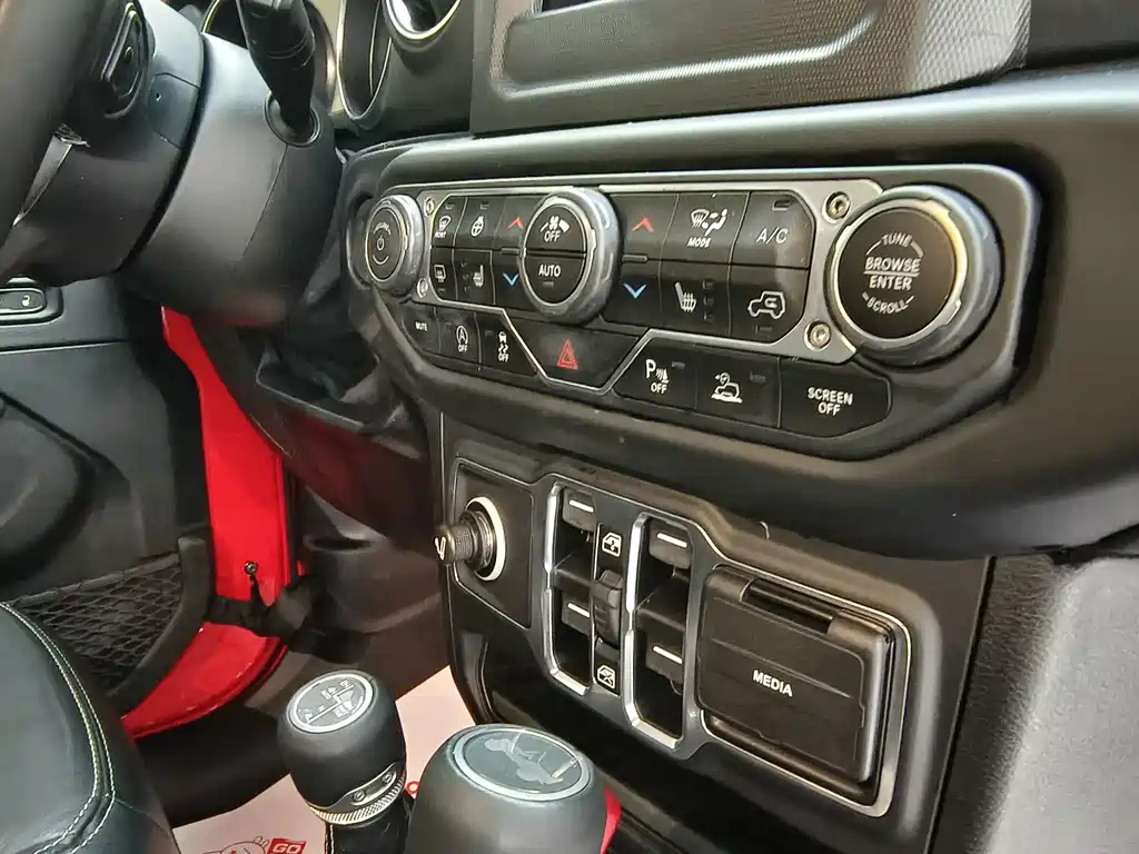 Jeep Wrangler — миниатюра 23