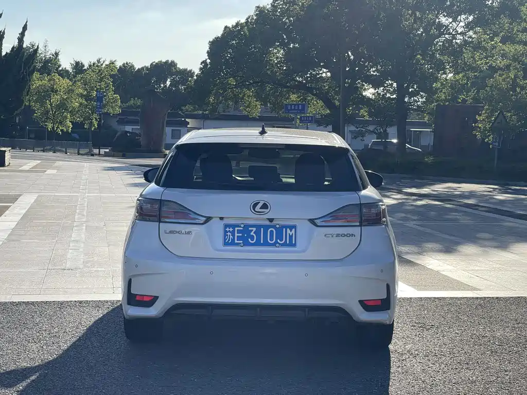 Lexus CT — миниатюра 16