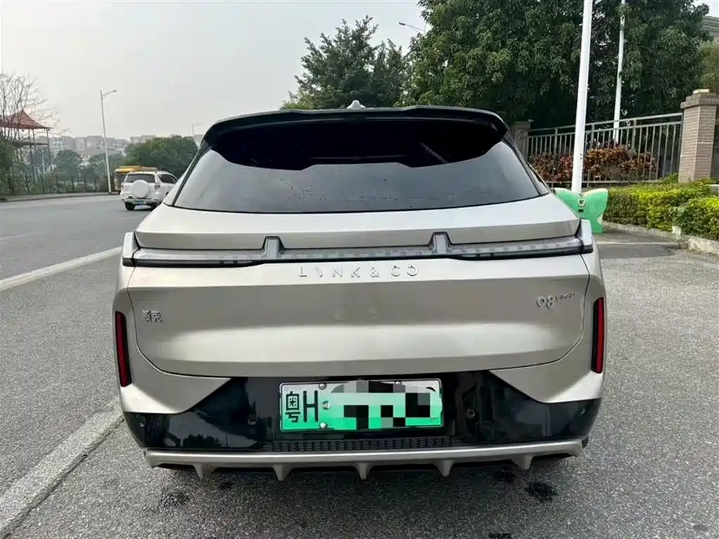 Lynk & Co 08 EM-P 2023 220km Halo