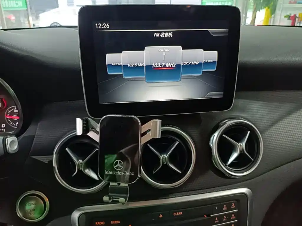 Mercedes-Benz GLA — миниатюра 13