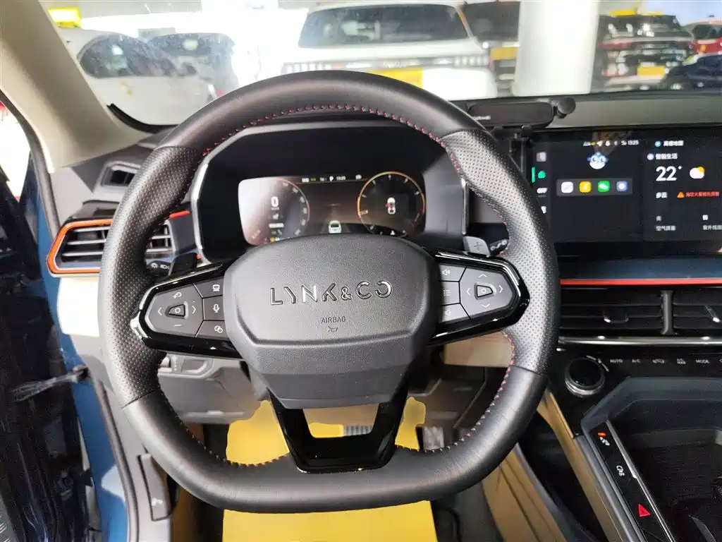 Lynk & Co 06 - фото 11
