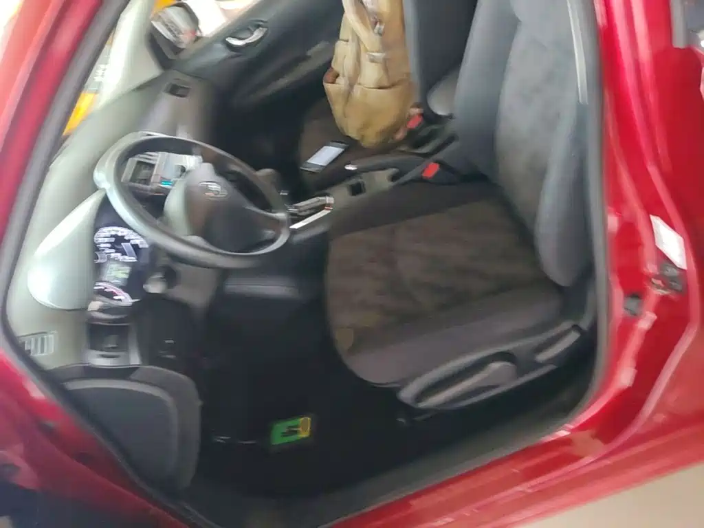 Nissan Tiida — миниатюра 15