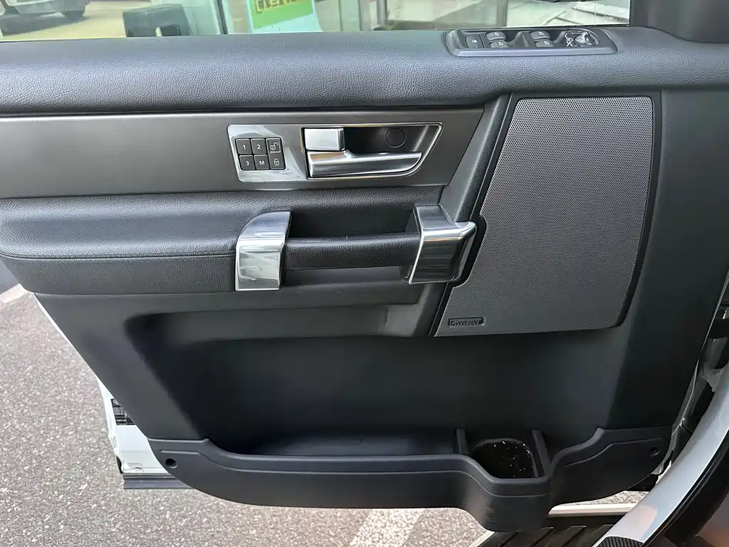 Land Rover Discovery — миниатюра 13