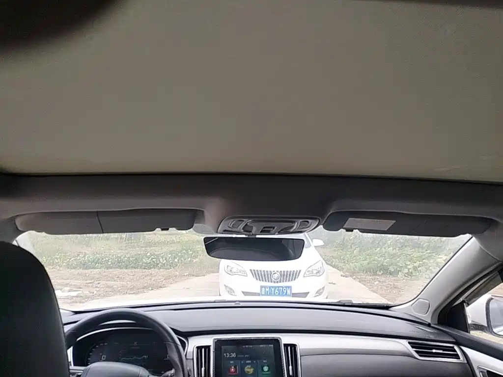 Roewe i6 MAX New Energy — миниатюра 18
