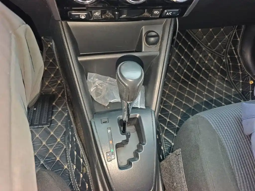 Toyota Yaris L — миниатюра 14