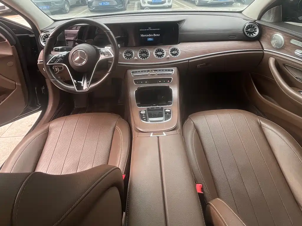 MERCEDES-BENZ E CLASS