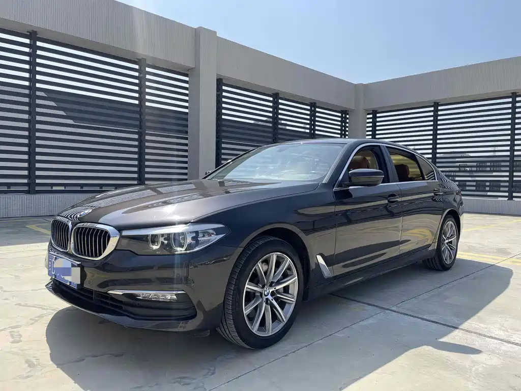 BMW 5 SERIES
