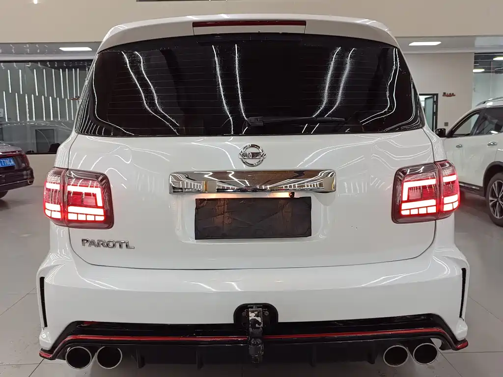 Nissan Patrol — миниатюра 8
