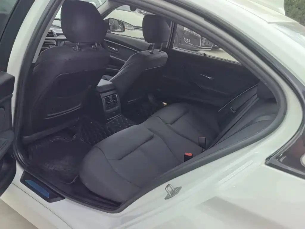 BMW 3 Series — миниатюра 17