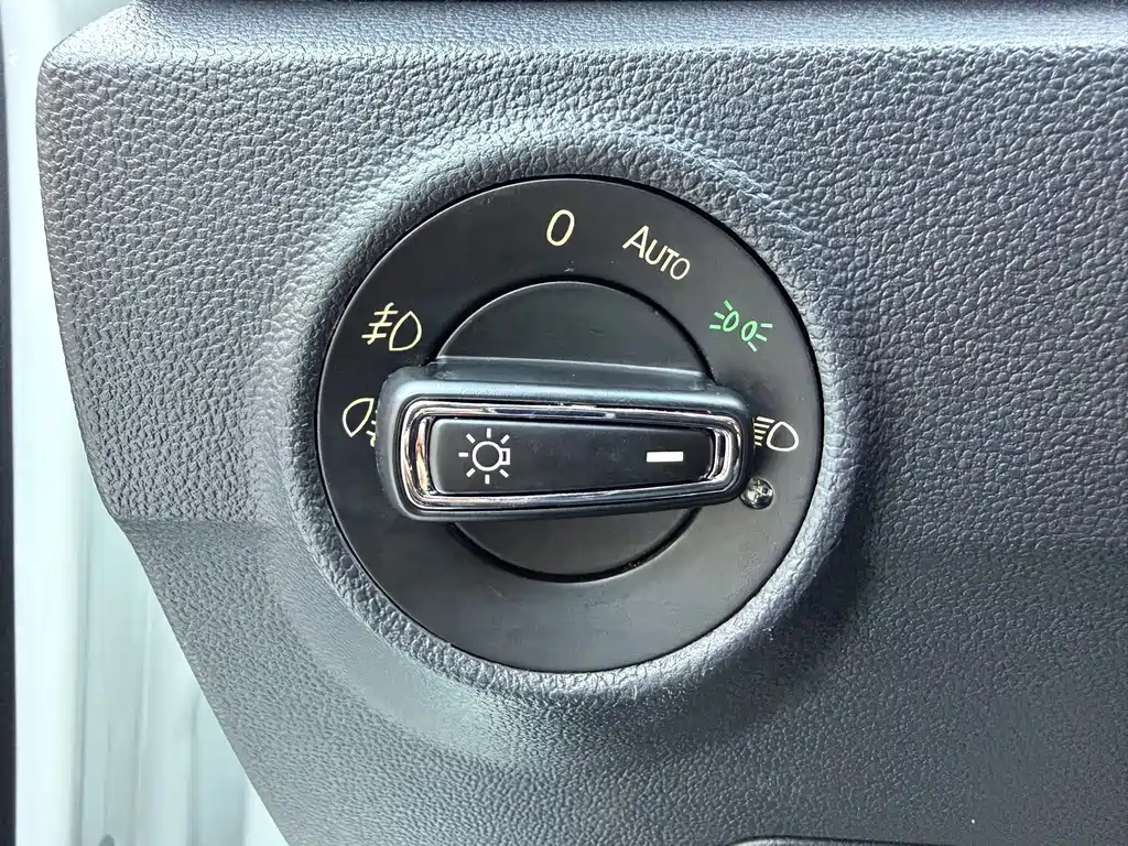 Volkswagen T-Roc — миниатюра 9
