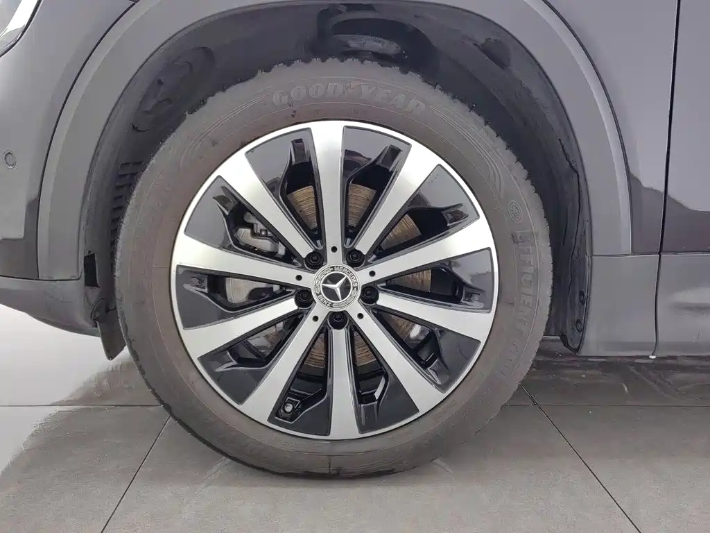 Mercedes-Benz GLB — миниатюра 17