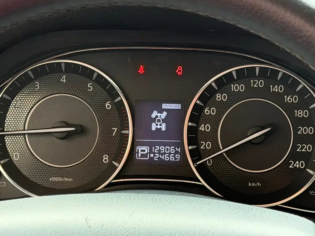 Nissan Patrol — миниатюра 15