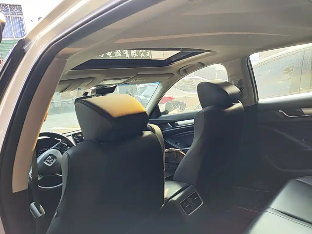 Honda Accord — миниатюра 18