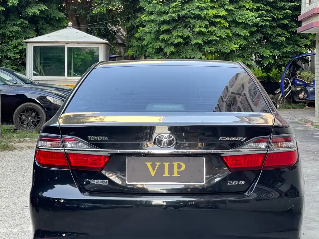 Toyota Camry — миниатюра 8