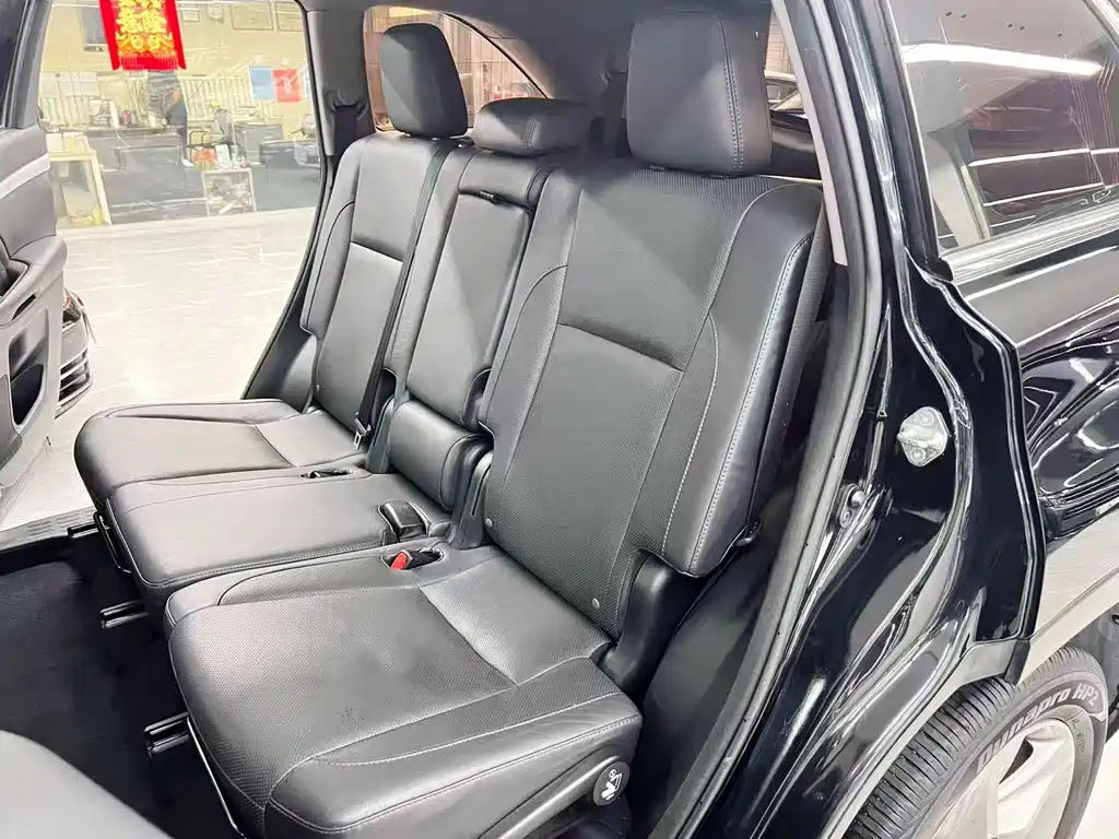 Toyota Highlander — миниатюра 11