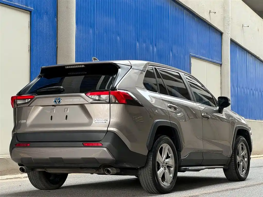 Toyota RAV4 2022 2.5L E-CVT Elite