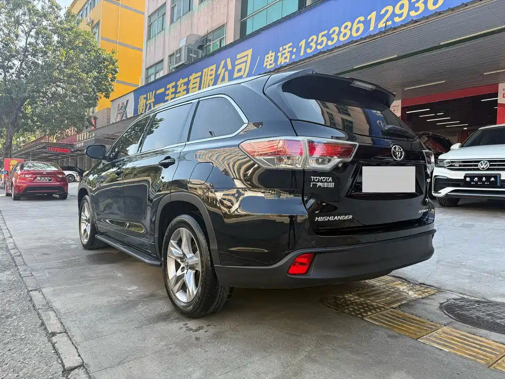 TOYOTA HIGHLANDER