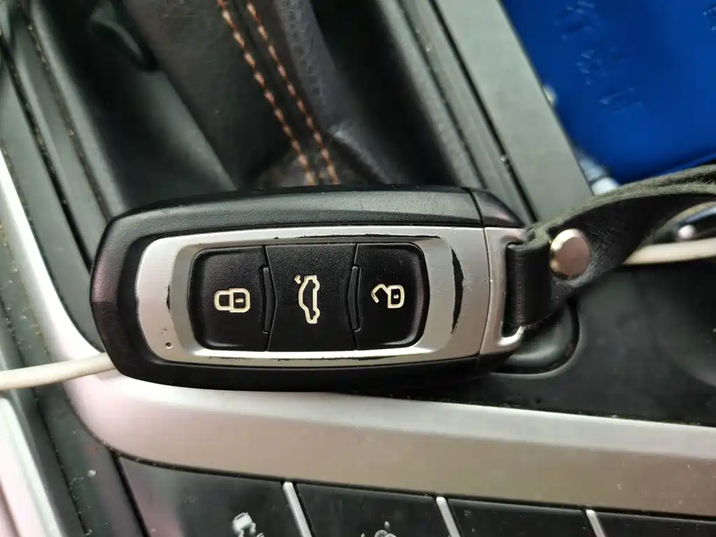 Geely Vision X6 — миниатюра 9