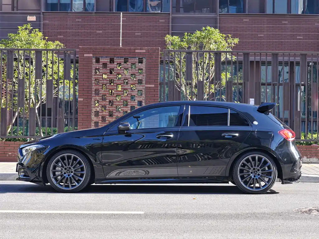 MERCEDES-BENZ A CLASS AMG